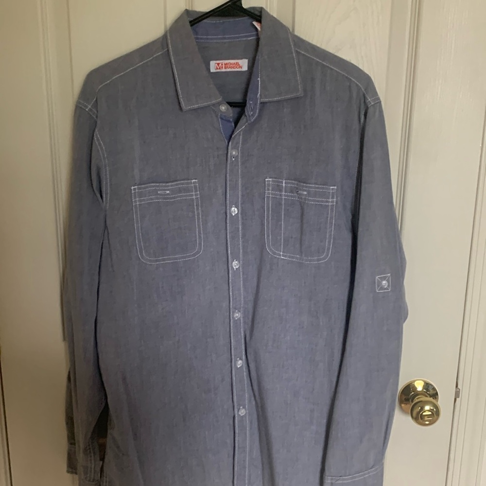 Nice chambray blue dress shirt medium, some loose threads see pics